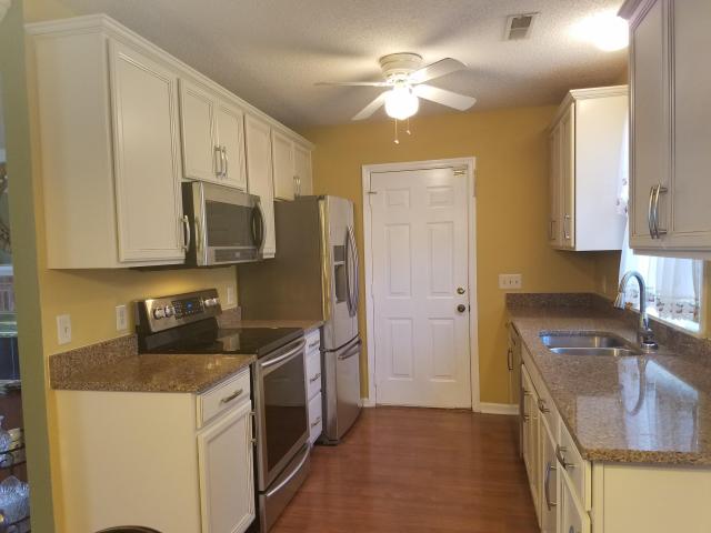 104 Lexington Pl