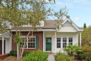 112 E Hartwick Ln