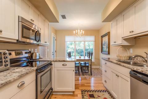4775 Tennis Club Ln