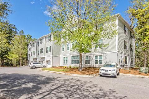 60 Fenwick Hall Aly #524