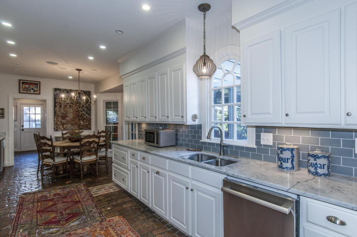 789 Creekside Dr