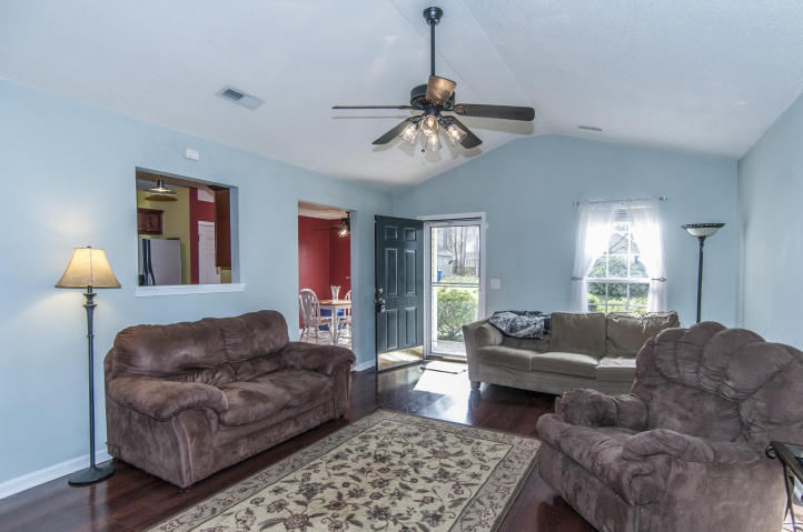 446 Longleaf Dr