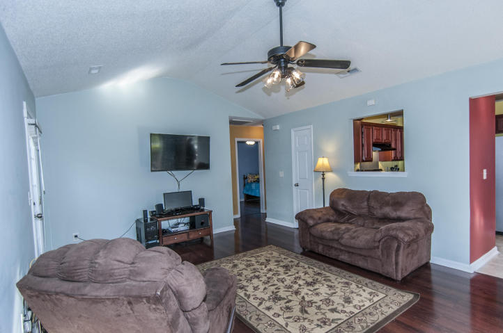 446 Longleaf Dr