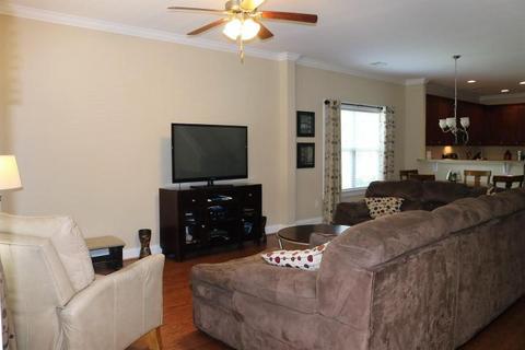 212 Lenwood Dr