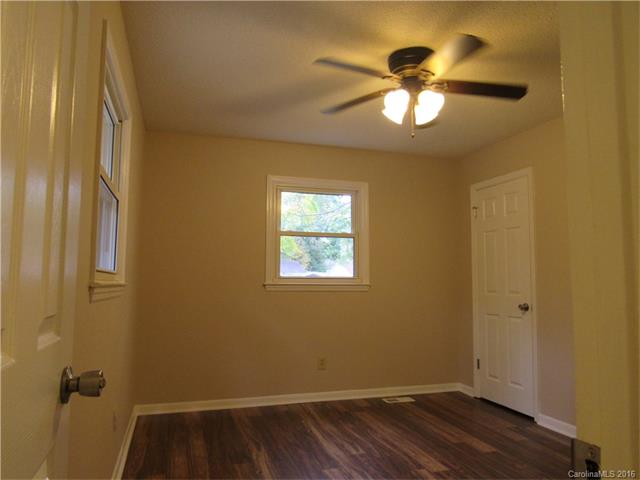 2438 Meadow Plaza Dr
