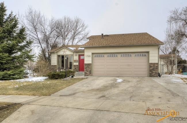 218 E St Anne