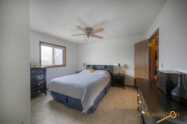 218 E St Anne