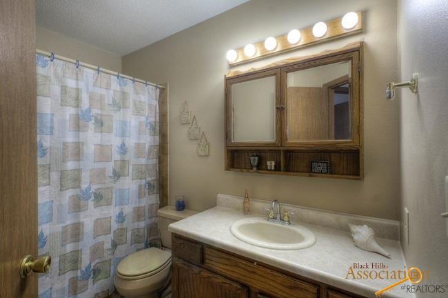 218 E St Anne