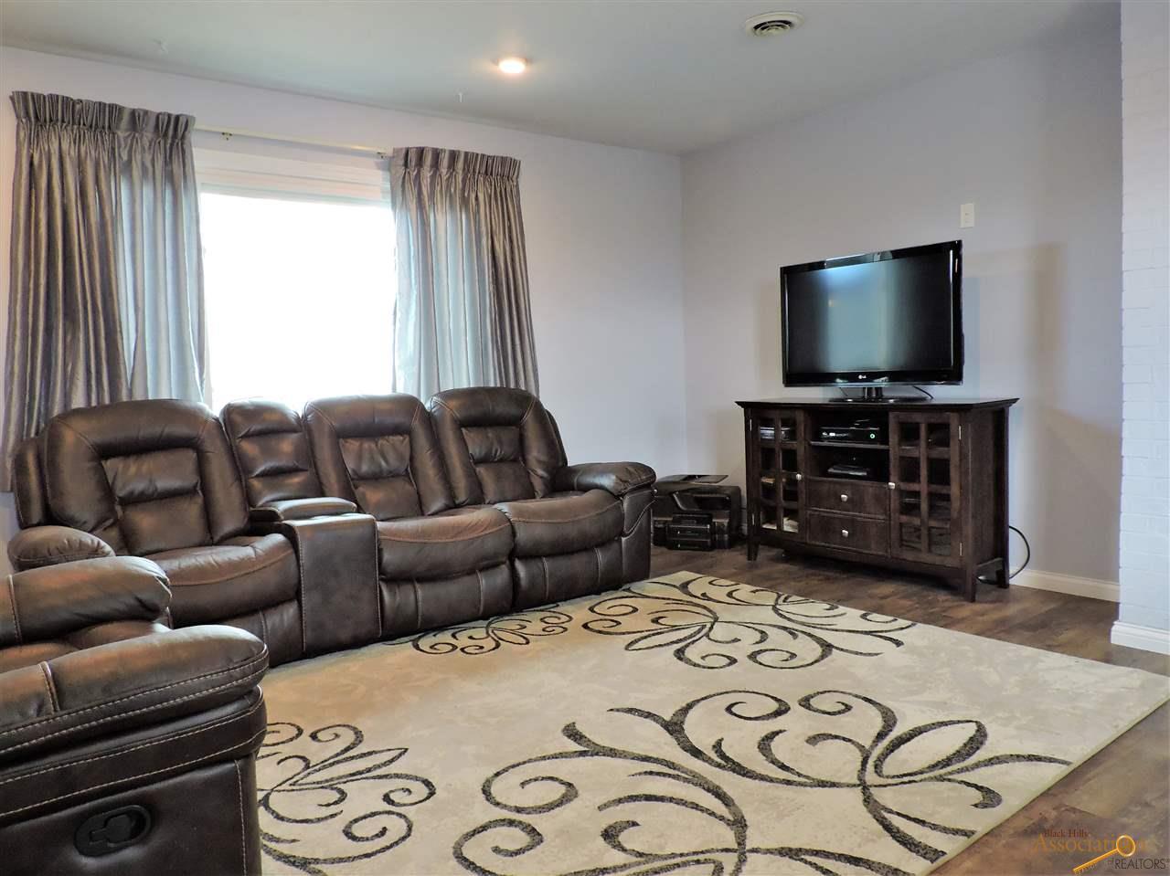 202 Chickadee Ct