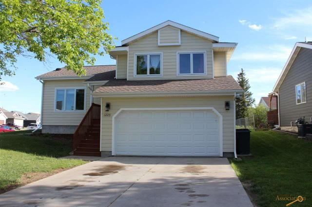 3995 Fairway Hills Dr