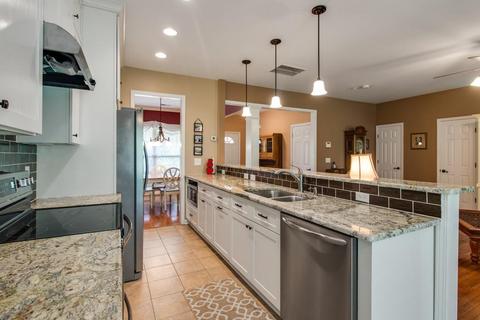 5921 Stone Brook Dr