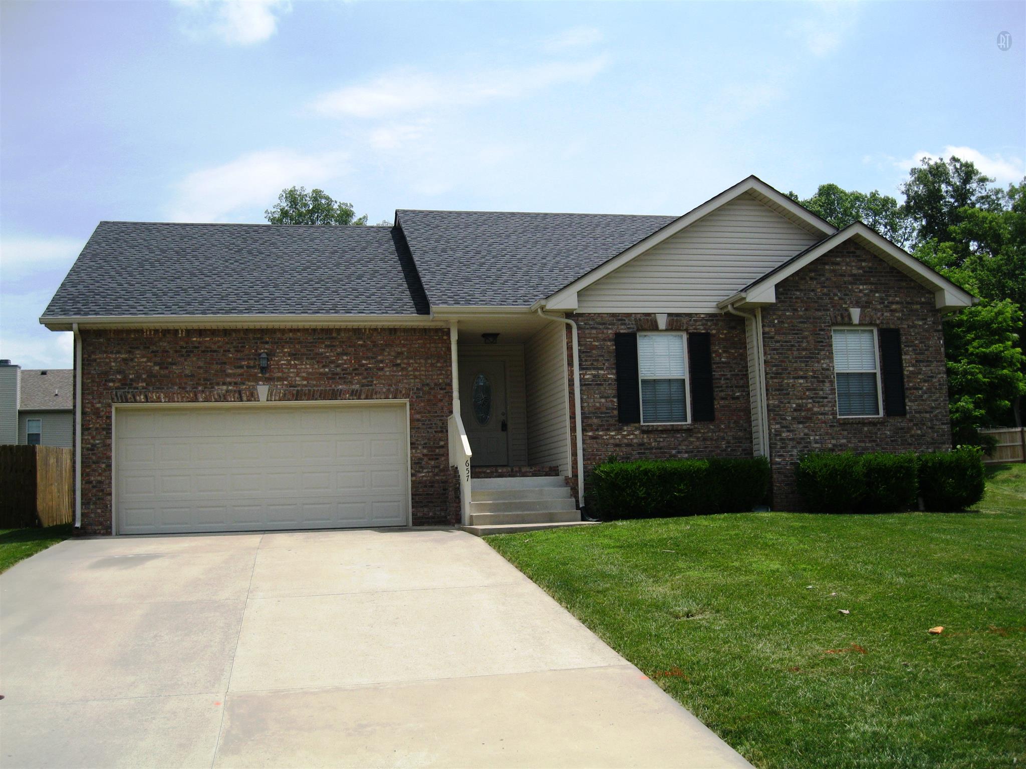 For Sale: 657 Deer Ridge Dr Clarksville, TN 37042
