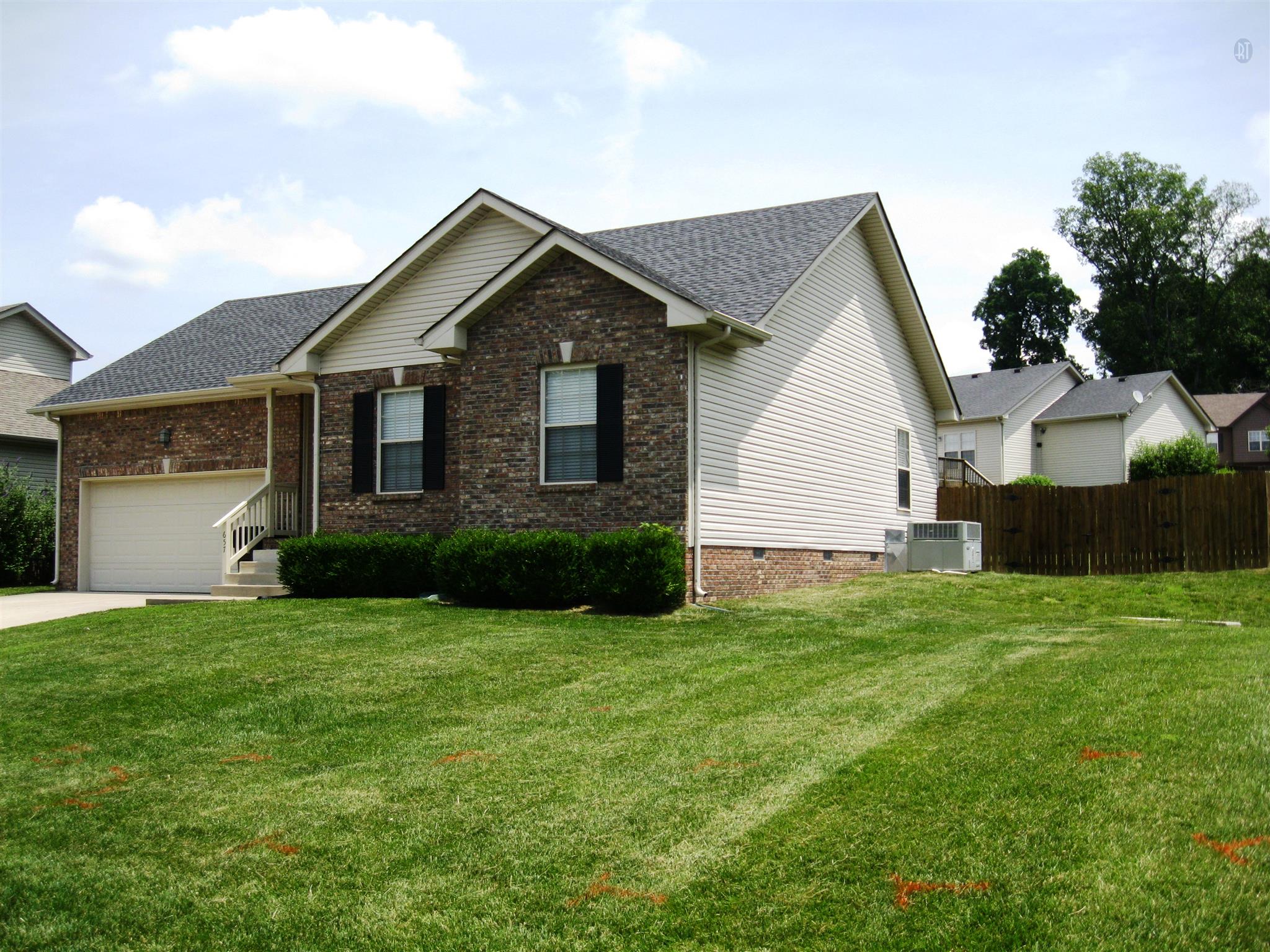 For Sale: 657 Deer Ridge Dr Clarksville, TN 37042