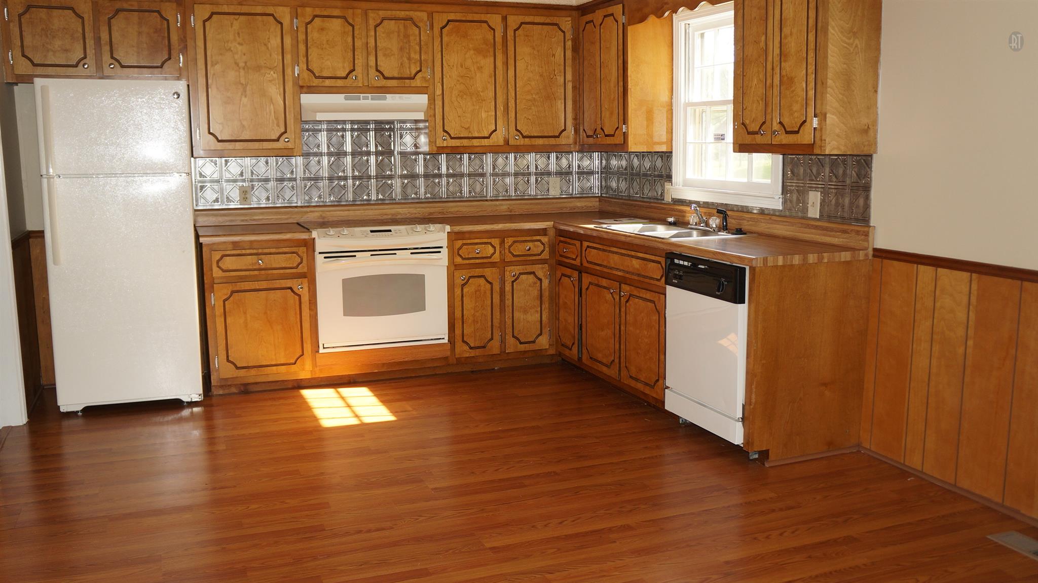 For Sale: 709 Green Valley Ct Clarksville, TN 37042