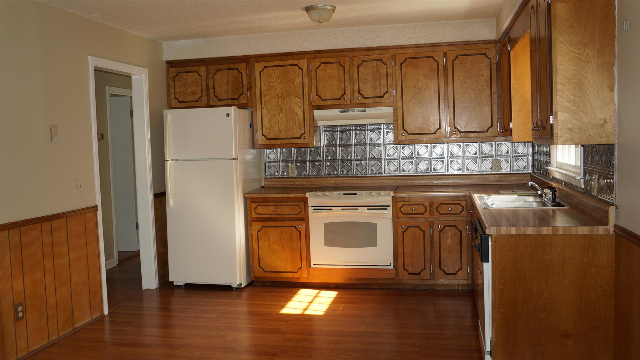 For Sale: 709 Green Valley Ct Clarksville, TN 37042