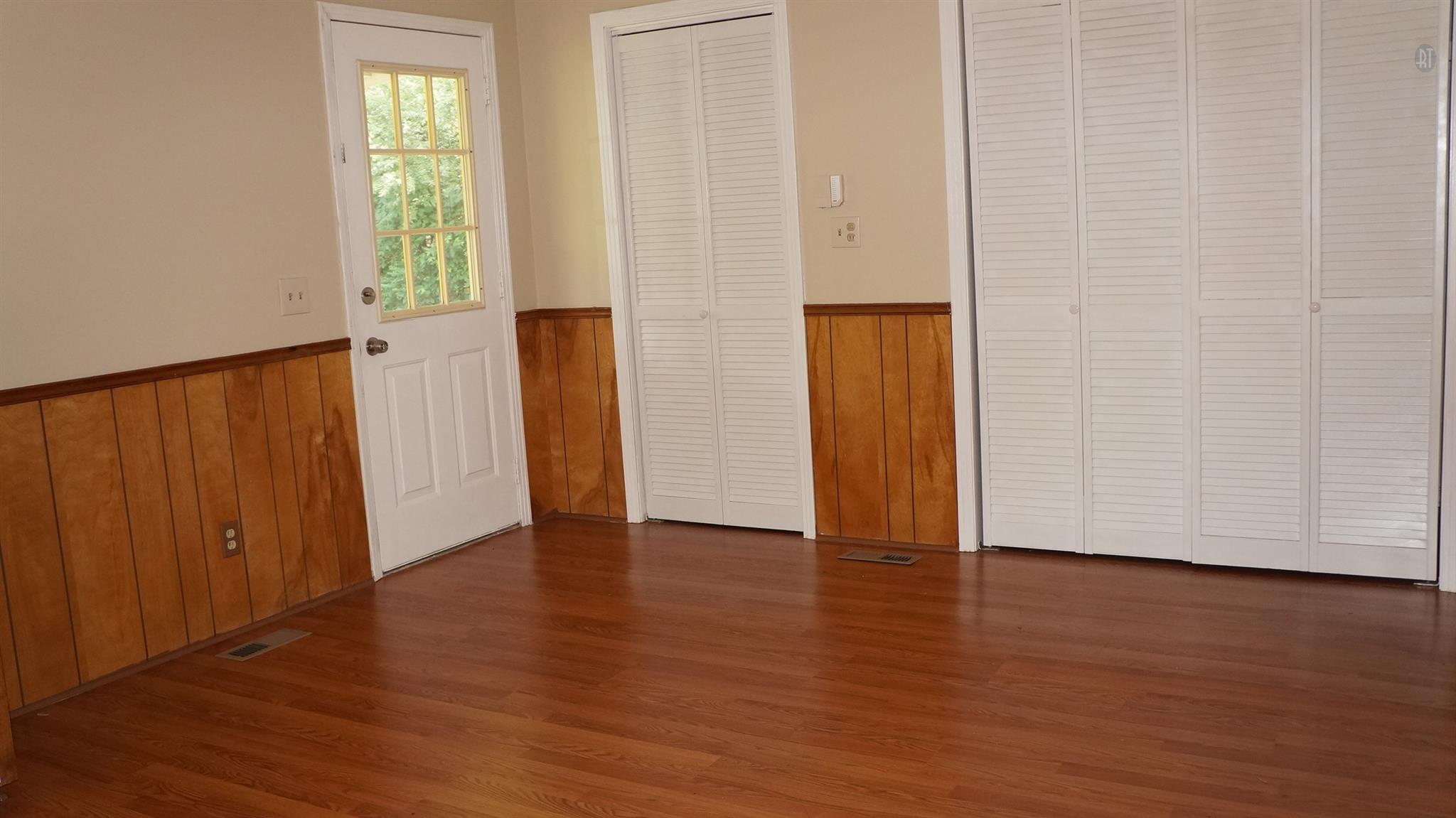 For Sale: 709 Green Valley Ct Clarksville, TN 37042