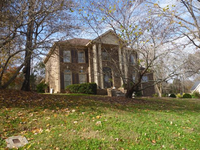 2704 Wakefield Dr, Clarksville TN 37043