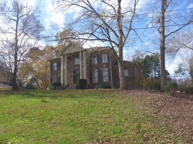 2704 Wakefield Dr, Clarksville TN 37043