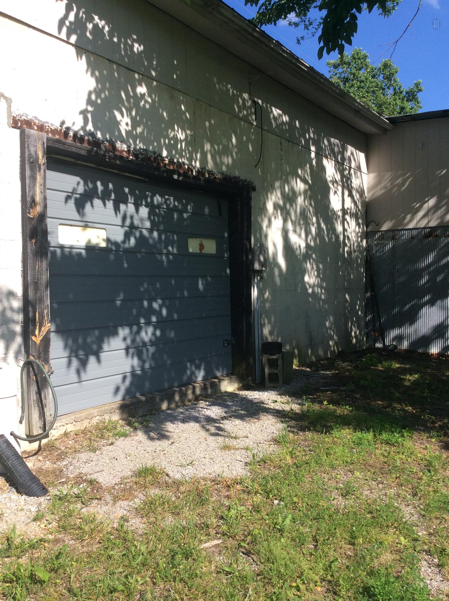 For Sale: 1309 N Charlotte St Dickson, TN 37055
