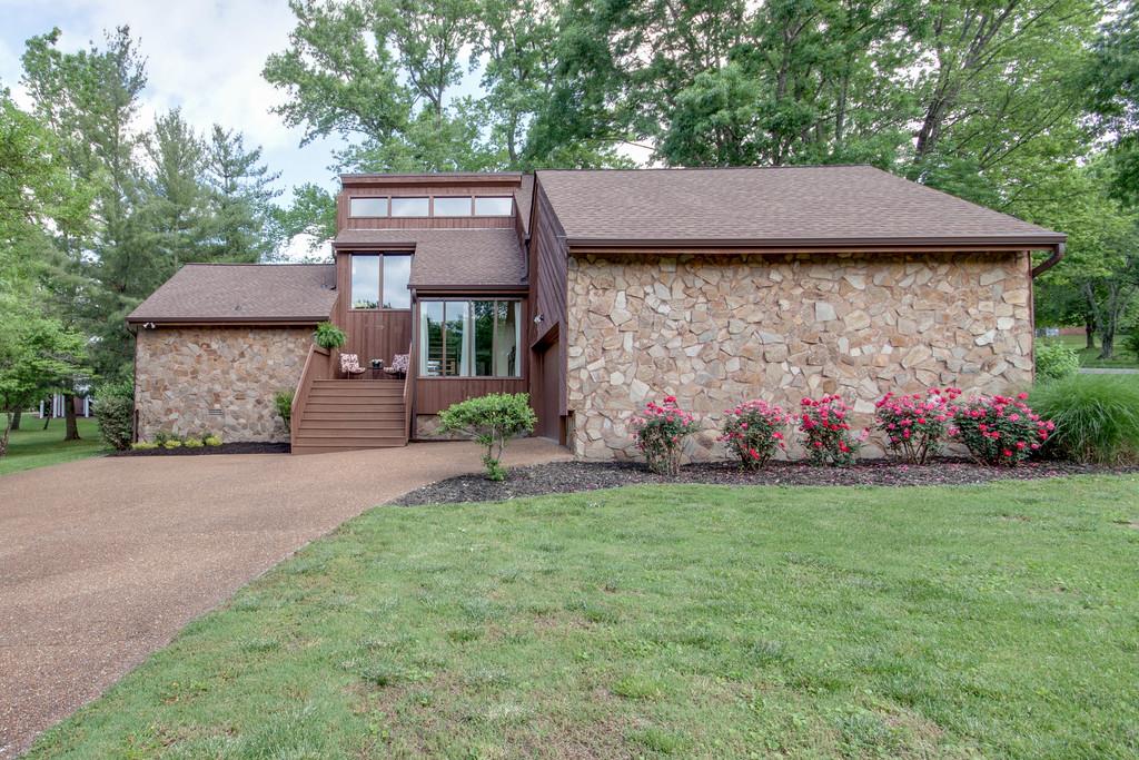 For Sale: 100 Pinehurst Dr Franklin, TN 37069