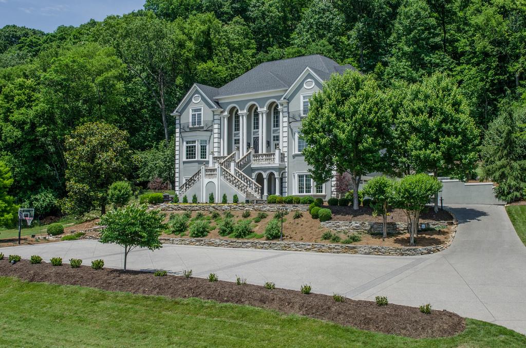 For Sale: 2040 Lynnwood Dr Franklin, TN 37069