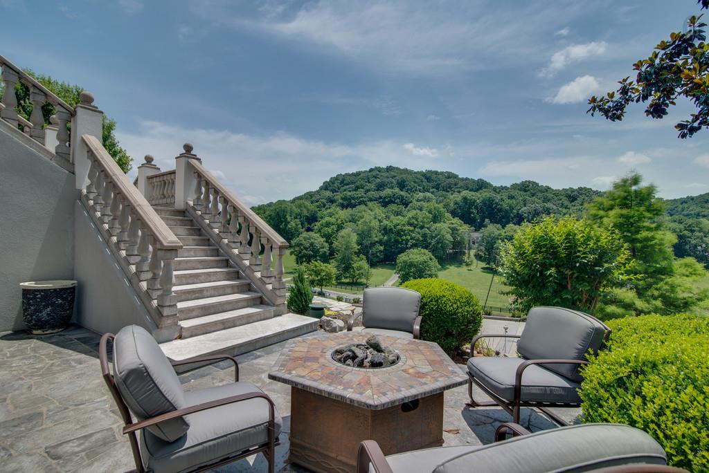 For Sale: 2040 Lynnwood Dr Franklin, TN 37069