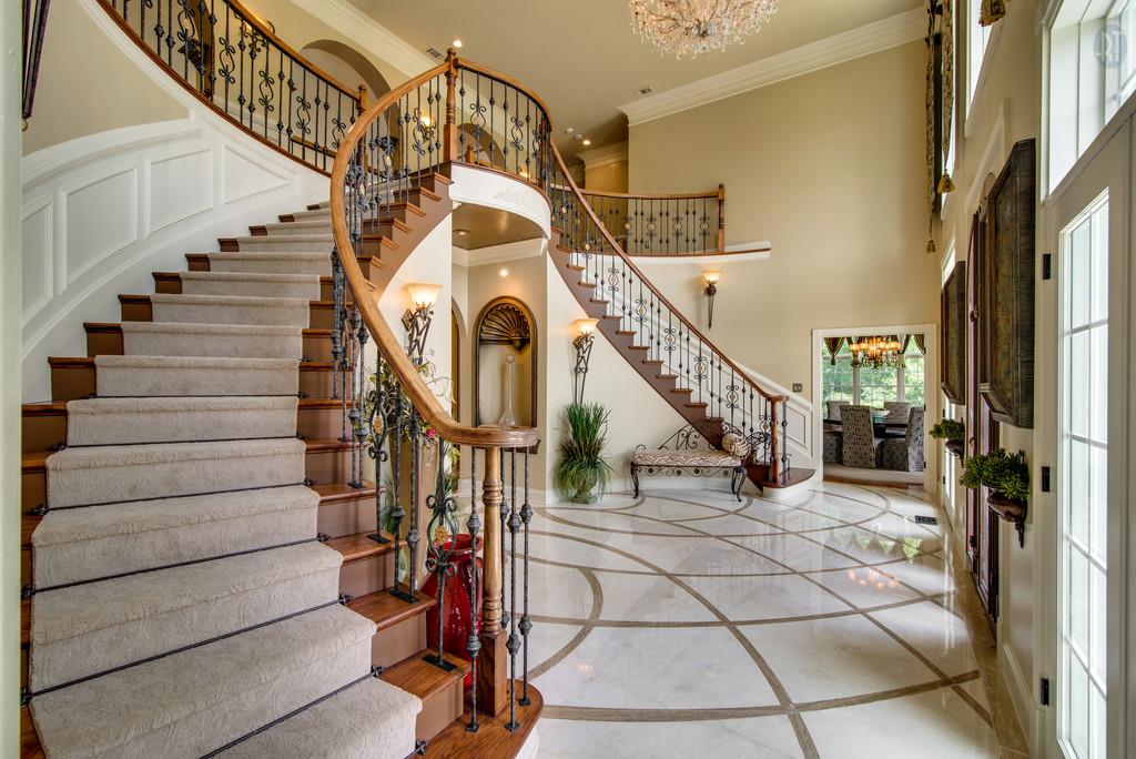 For Sale: 2040 Lynnwood Dr Franklin, TN 37069