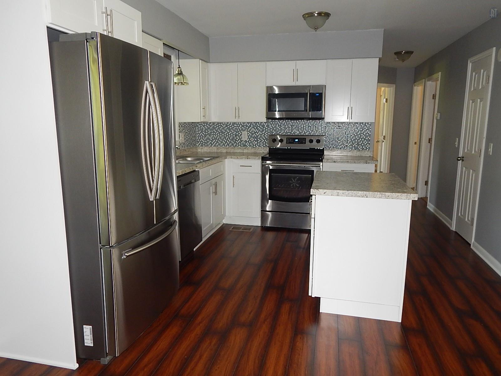 For Sale: 132 Chippendale Dr Hendersonville, TN 37075