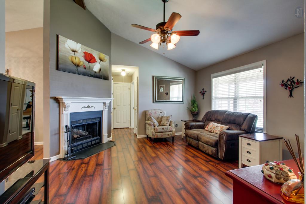 1206 Welsh Dr, La Vergne TN 37086