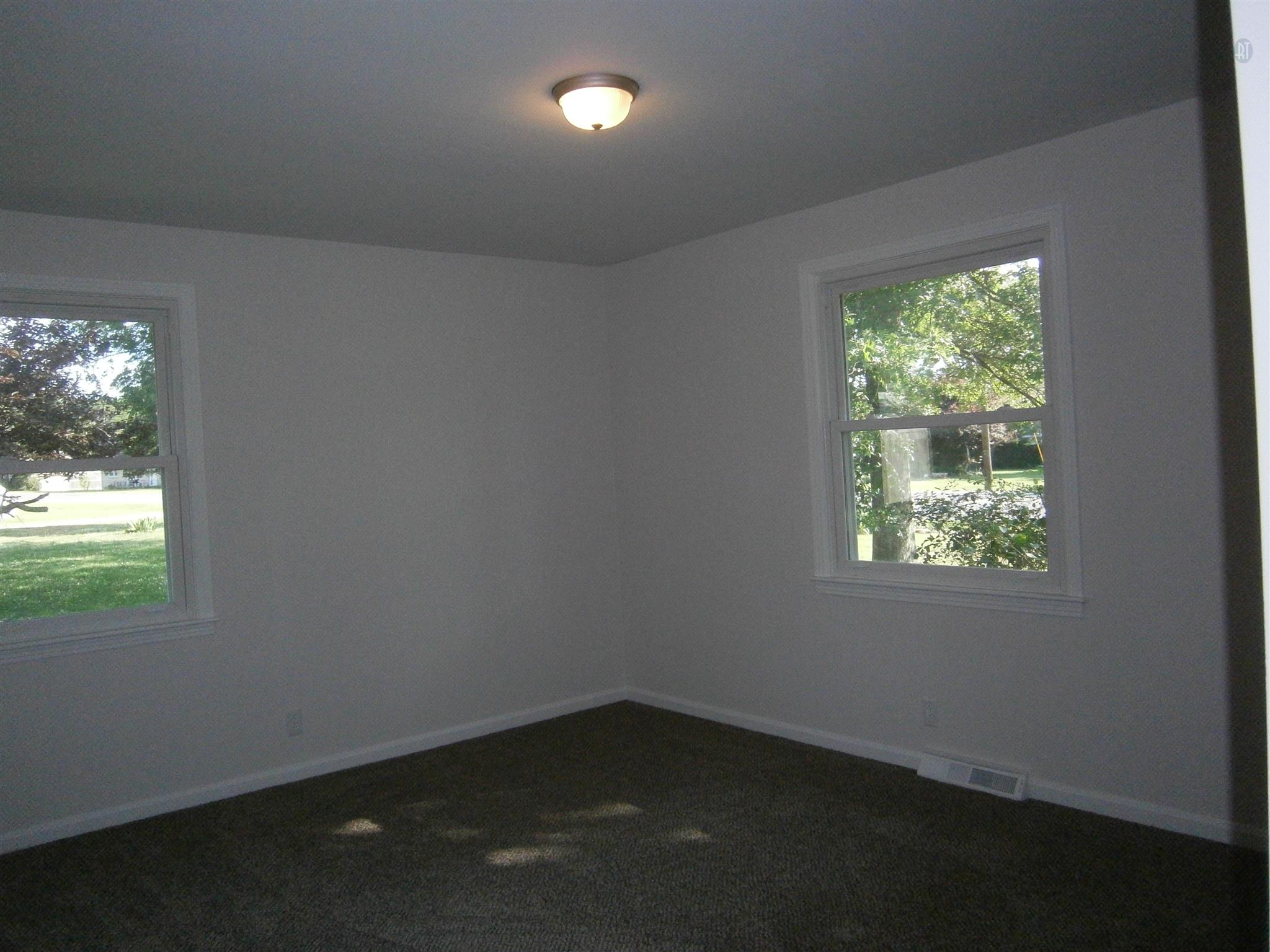For Sale: 827 Castle Heights Ave Lebanon, TN 37087