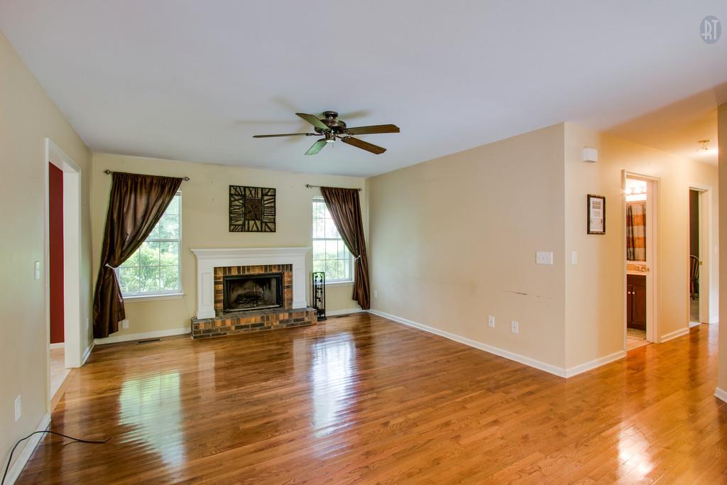 For Sale: 5558 Vanderbilt Rd Old Hickory, TN 37138
