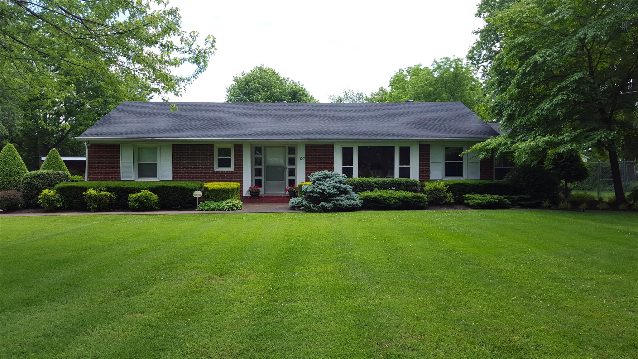 409 N Russell St Portland, TN 37148