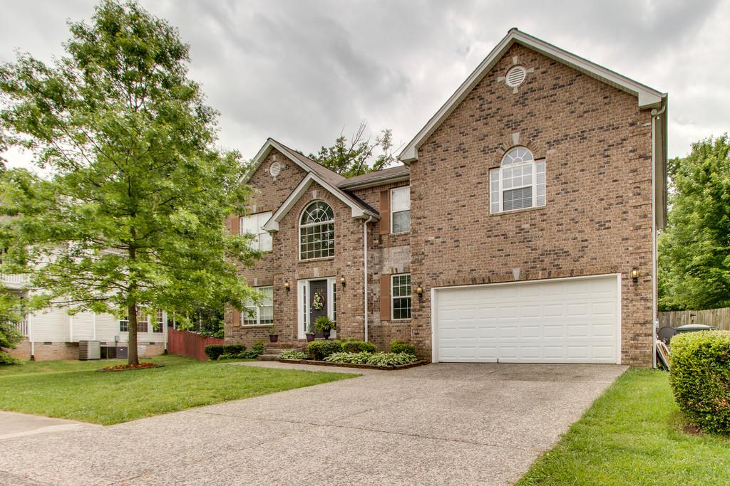 For Sale: 316 Holly Ln White House, TN 37188