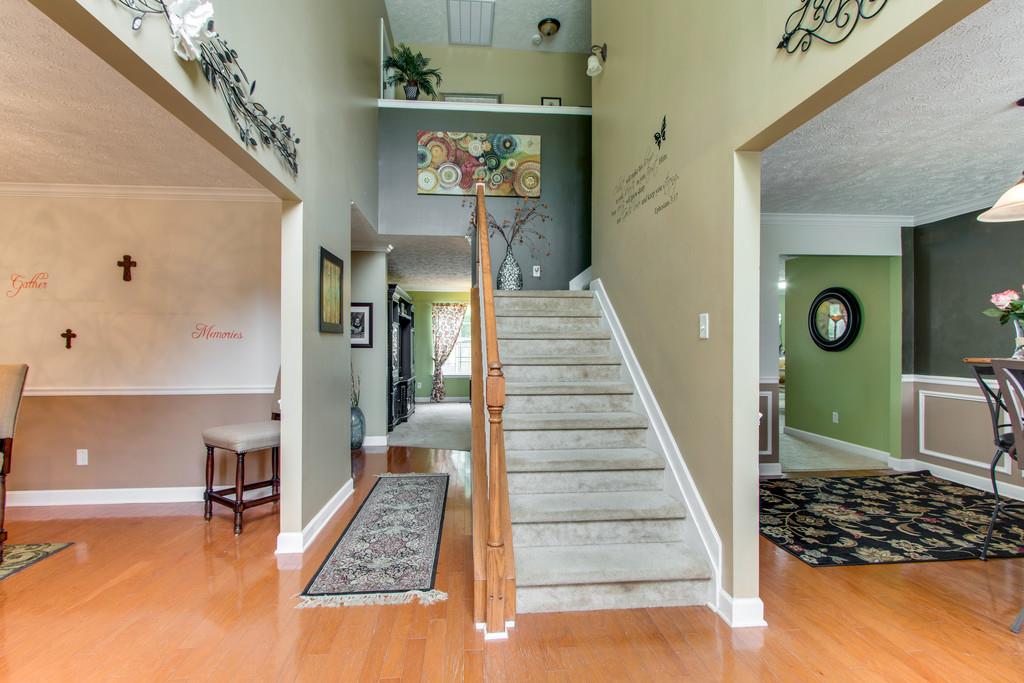 For Sale: 316 Holly Ln White House, TN 37188
