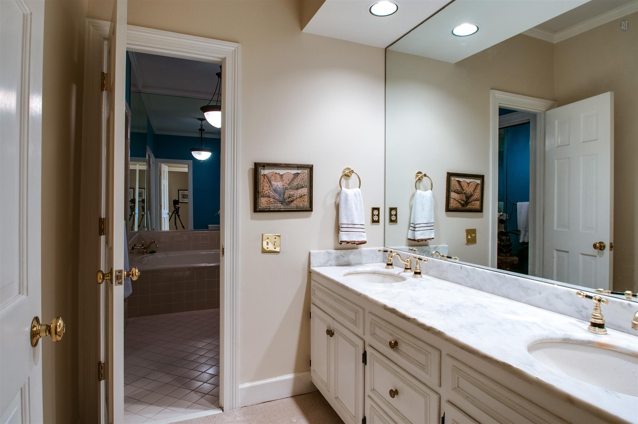 For Sale: 3737 W End Ave #106 Nashville, TN 37205