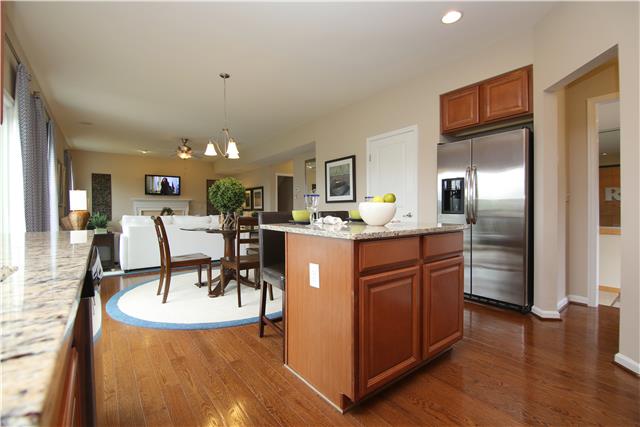 For Sale: 313 Parmley Ln Nashville, TN 37207