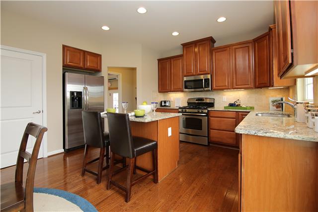 For Sale: 313 Parmley Ln Nashville, TN 37207