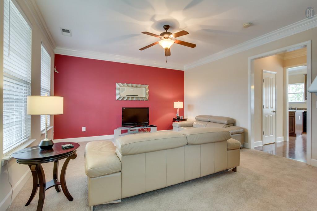 5452 Edmondson Pike, Nashville TN 37211