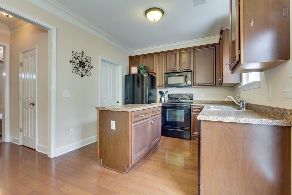 5452 Edmondson Pike, Nashville TN 37211
