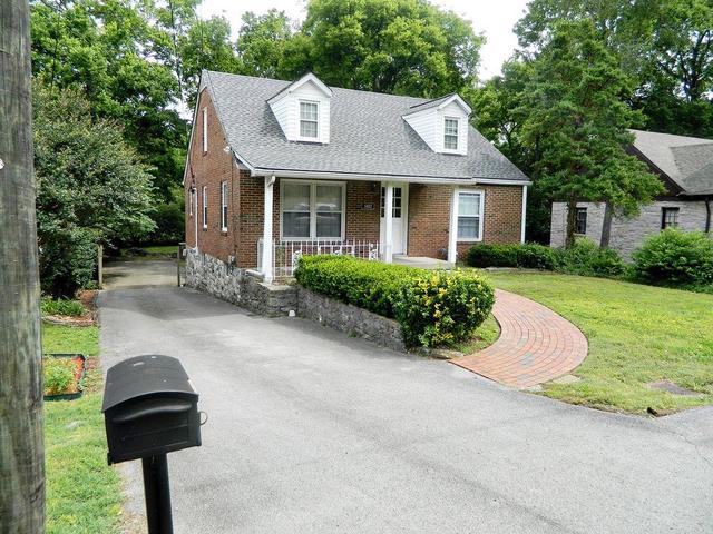 967 Graybar Ln