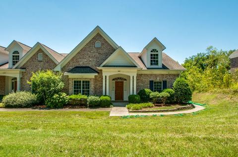 967 Graybar Ln