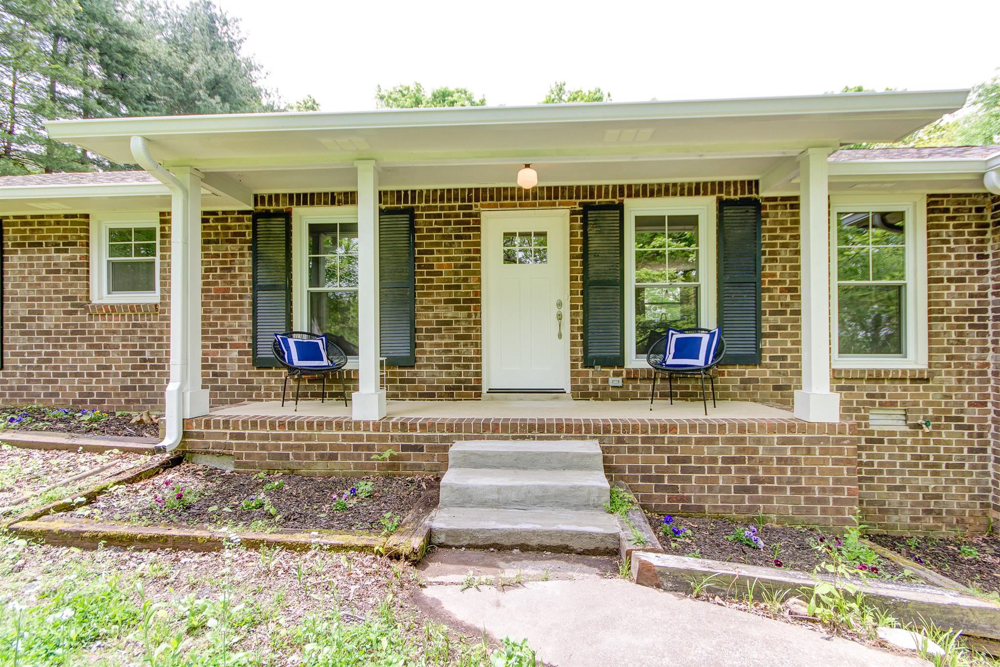 8409 Rolling Hills Dr, Nashville TN 37221