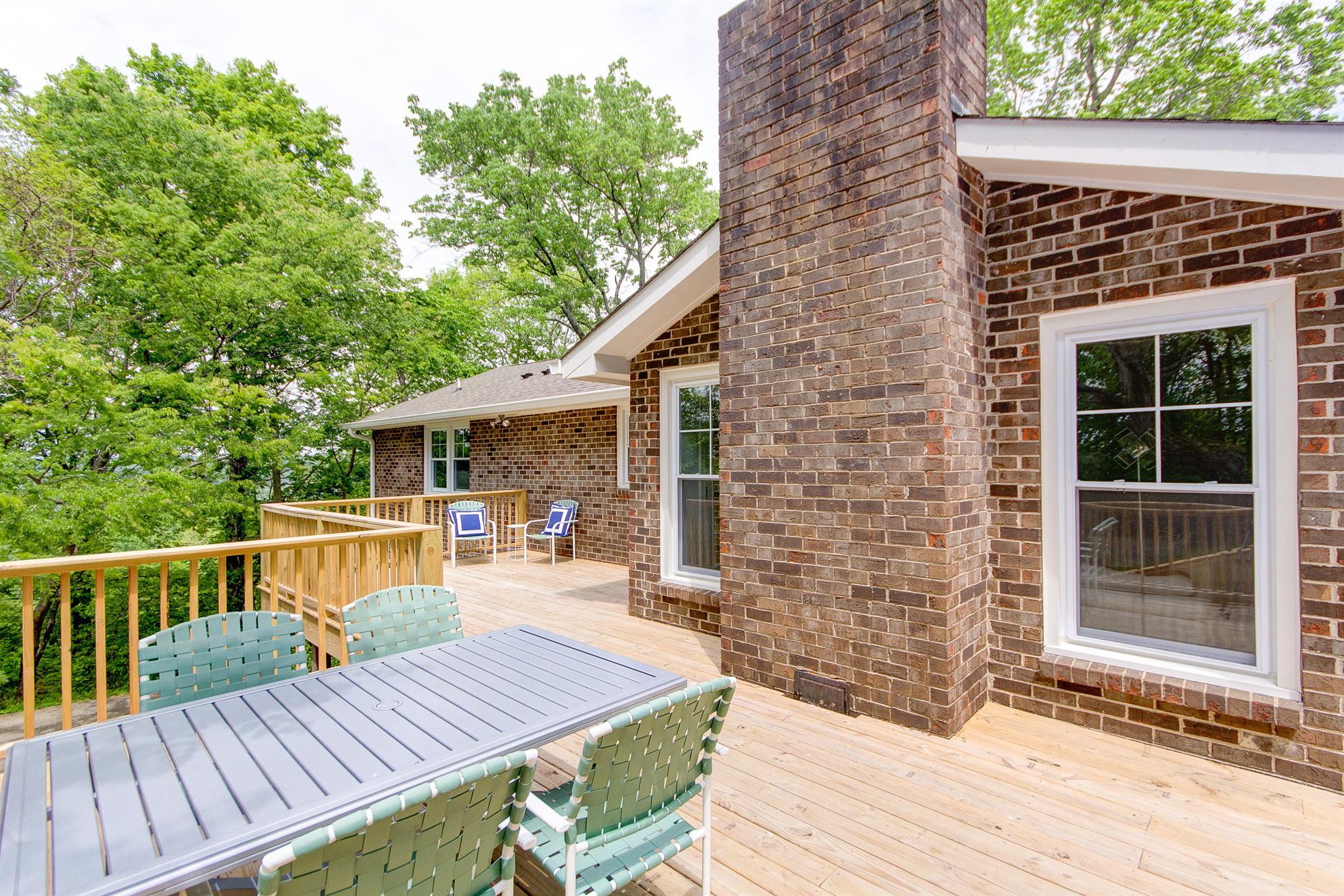 8409 Rolling Hills Dr, Nashville TN 37221