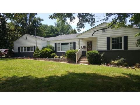 1217 Meadowview Ave
