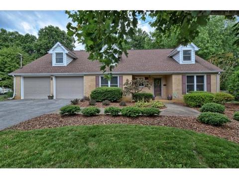 2 Pine Timbers Ct