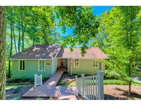 2 Pine Timbers Ct