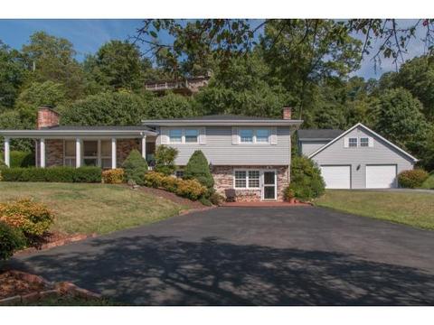 216 Memory Ln
