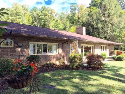 216 Memory Ln