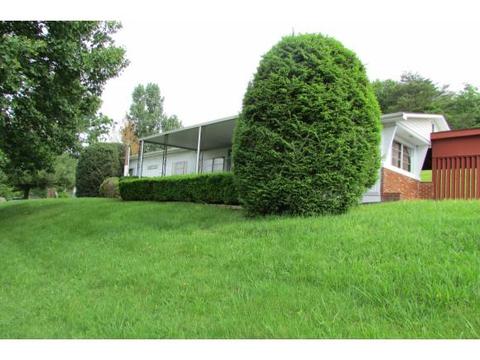 210 E Cottage