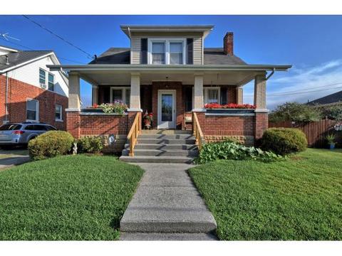 900 N Sycamore